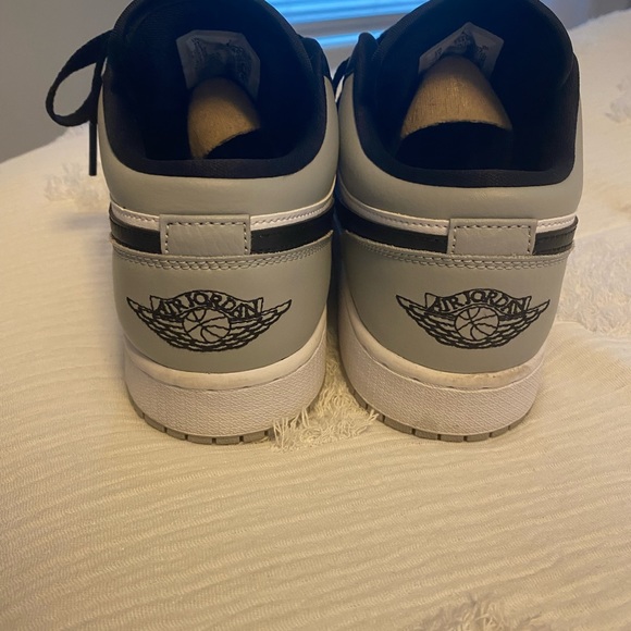 nike low top jordan’s shadow - Picture 3 of 3